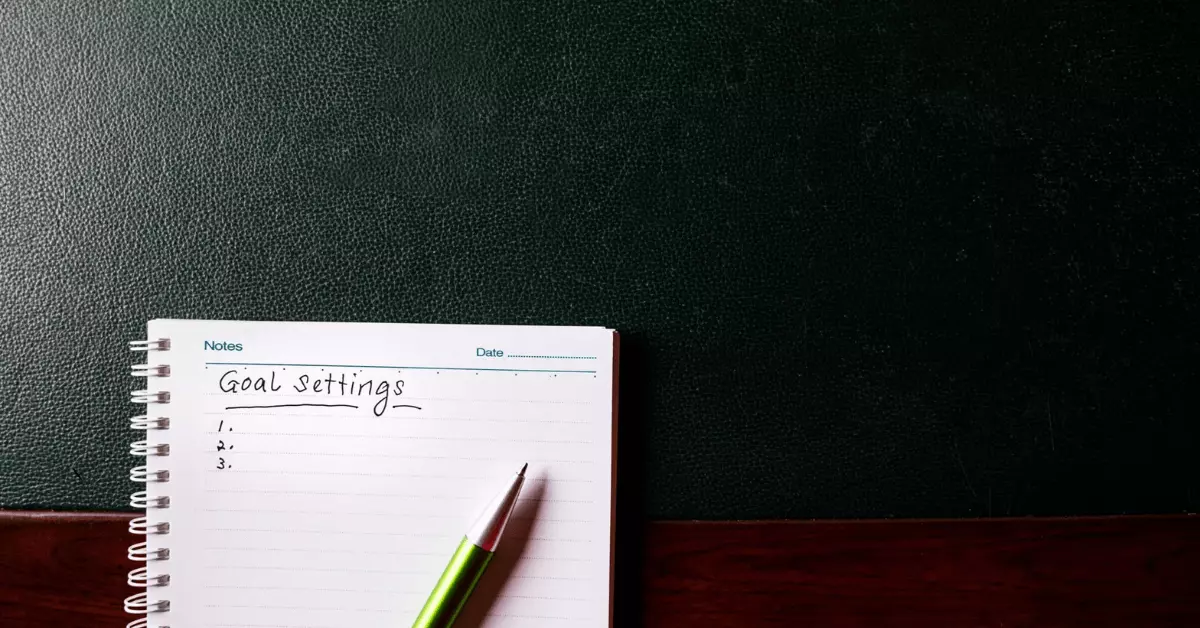 Writing down your goals to achieve more with goal setting